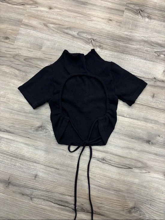 Black Textured Short Sleeve Drawstring Top - Picture 2 of 2